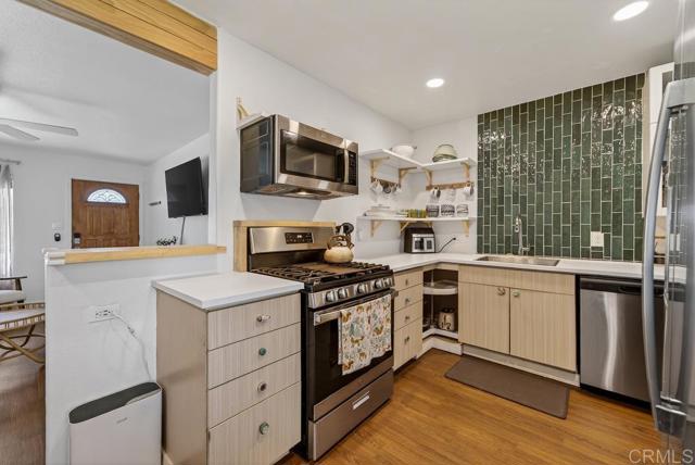 Detail Gallery Image 9 of 34 For 1010 San Juan St, Oceanside,  CA 92058 - 3 Beds | 1 Baths