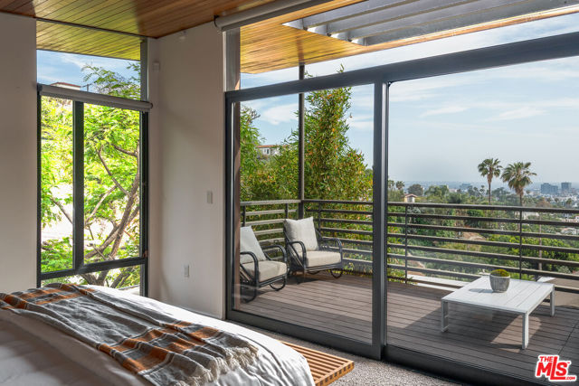 1855 Redcliff Street, Los Angeles CA: https://media.crmls.org/mediaz/76164326-4b57-46a5-acd6-9612138a34b7.jpg
