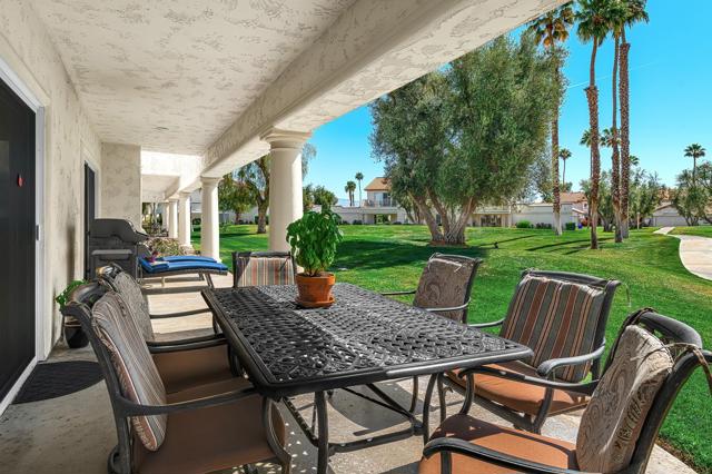 618 Vista Lago N Circle, Palm Desert CA: https://media.crmls.org/mediaz/76166d1b-eb91-4a3c-899f-47dc93423c4f.jpg