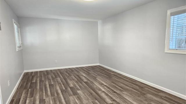 Image 5 of 10 For 7008 Spencer Street