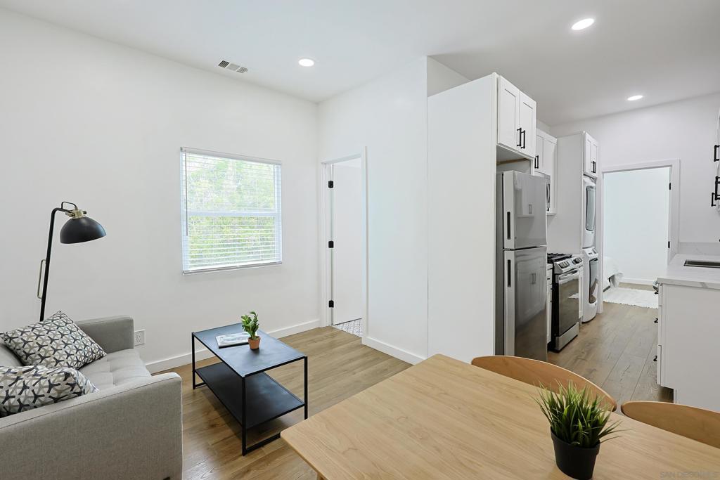 MLS #250030466SD img 21