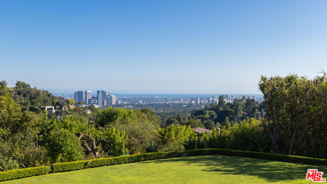 8 Bed Home for Sale in Los Angeles, California