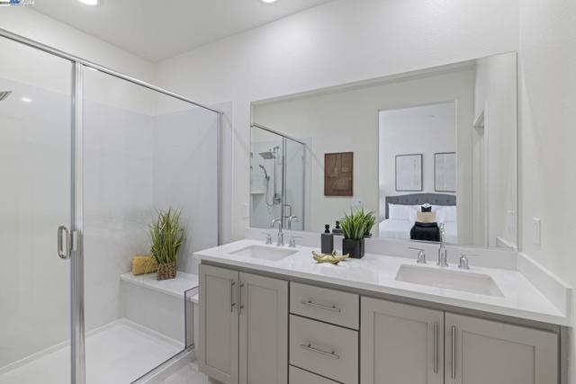 Image 29 of 39 For 9572 Seawind Way