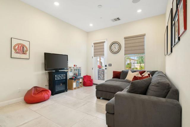 81675 Macbeth Street, La Quinta CA: https://media.crmls.org/mediaz/7618cb0e-1b5e-448b-a8a1-54650432f456.jpg