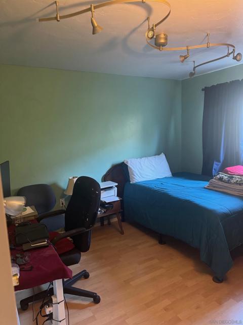 12710 Montauk St, Poway CA: https://media.crmls.org/mediaz/761a24c9-5416-4647-80e2-025e9f3e8470.jpg