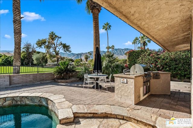 5365 E Cherry Hills Drive, Palm Springs CA: https://media.crmls.org/mediaz/761a952d-8759-41e1-93d8-9d18ea30f9a2.jpg