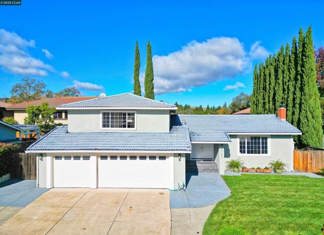 2782 Canyon Creek Dr, San Ramon CA: https://media.crmls.org/mediaz/761ae39d-93a3-4337-8558-48de2cf62793.jpg