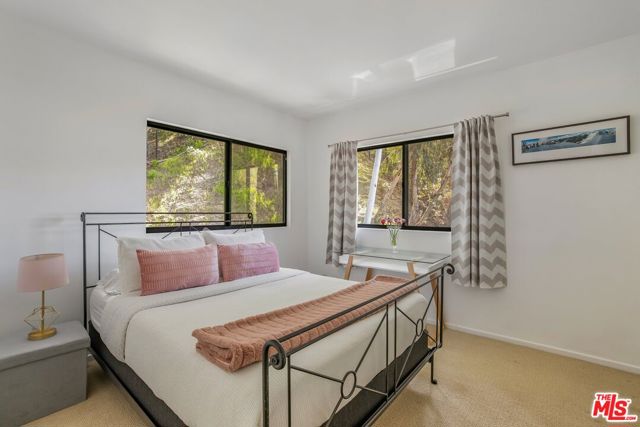 874 N Norman Place, Los Angeles CA: https://media.crmls.org/mediaz/761bc9fd-cd5e-4f5b-9750-db097c59880d.jpg