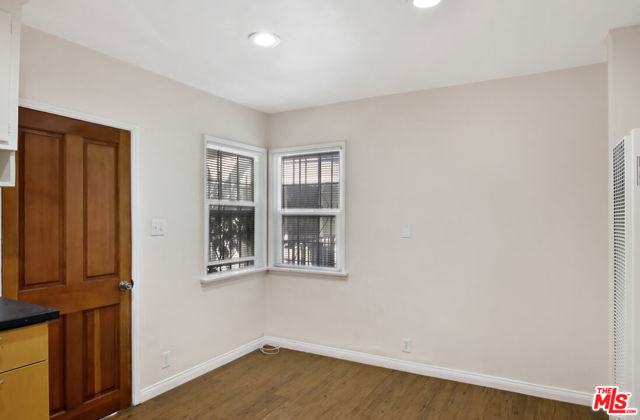 1451 W 37th Drive, Los Angeles CA: https://media.crmls.org/mediaz/761c4690-d5ce-413b-a61b-78da8842afc9.jpg
