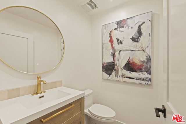 2370 Kelton Avenue, Los Angeles CA: https://media.crmls.org/mediaz/761cc21d-0ee7-442b-ac41-e01397de5a81.jpg