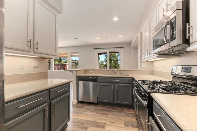 Detail Gallery Image 22 of 47 For 1241 Highbluff Ave, San Marcos,  CA 92078 - 3 Beds | 2/1 Baths
