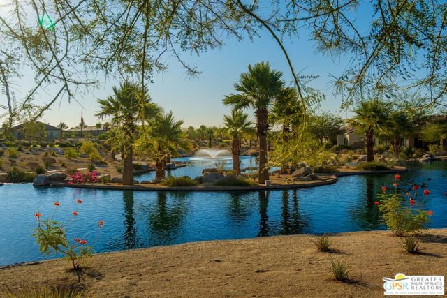 74 Cork Tree, Rancho Mirage CA: https://media.crmls.org/mediaz/761ee992-dbc3-4a6c-ab37-9669920c7c9e.jpg