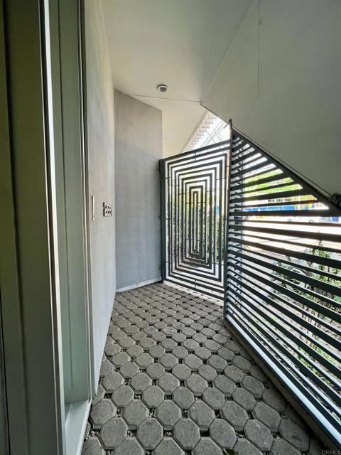 Detail Gallery Image 20 of 26 For 2851 N Buzz Ct, Los Angeles,  CA 90039 - 2 Beds | 2/1 Baths