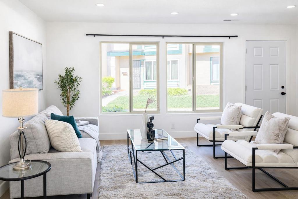 27799 Del Norte Court