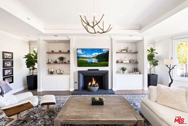 6 Bed Home for Sale in Calabasas, California
