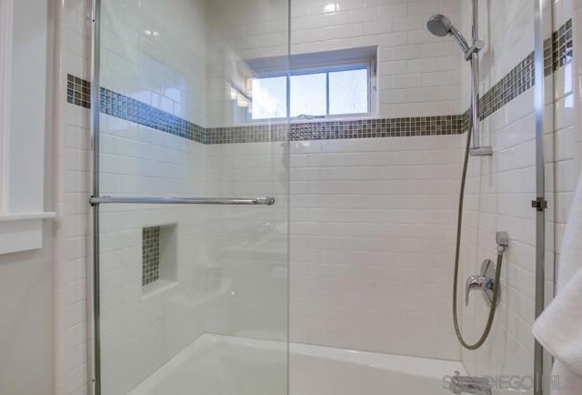 240 B Avenue, Coronado CA: https://media.crmls.org/mediaz/76209339-6e68-4e6b-9a32-61c0ec29f178.jpg