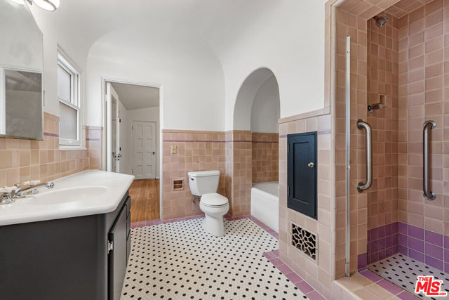 931 S Ogden Drive, Los Angeles CA: https://media.crmls.org/mediaz/76209b28-1fae-4ec6-a147-e3c91e406504.jpg