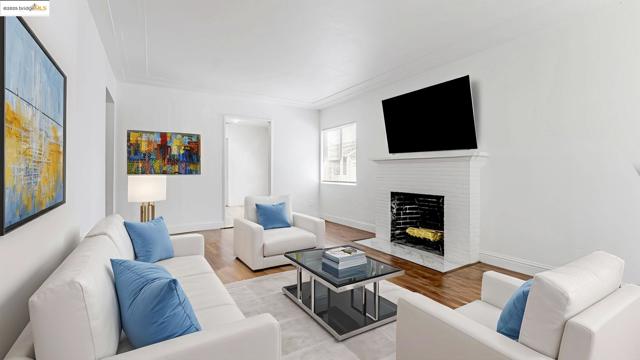 528 LA PRENDA DRIVE, Oakland CA: https://media.crmls.org/mediaz/7620b90e-7e73-46c2-978e-eacbf6ba4c47.jpg