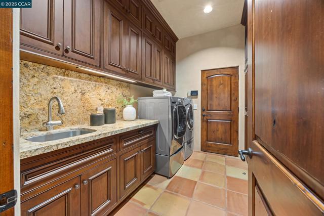 80 Rheem Blvd, Orinda CA: https://media.crmls.org/mediaz/762111e8-eda0-4074-b44f-5c919f7c564d.jpg