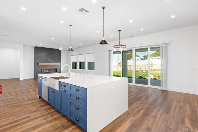 1203 Stonemark Place, Vista CA: https://media.crmls.org/mediaz/762169c7-9182-4b1a-80cb-7a5cec2219ea.jpg