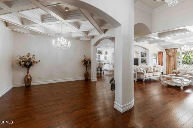 3007 Springbank Court, Bakersfield CA: https://media.crmls.org/mediaz/76216f36-e9ec-427a-a8c5-c4ecc7c67af3.jpg