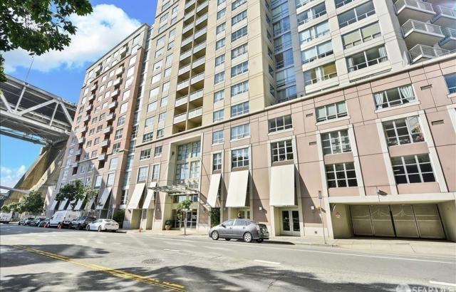 400 Beale Street, San Francisco CA: https://media.crmls.org/mediaz/7621a1bb-ab52-47c5-8765-c751afc6a2b3.jpg