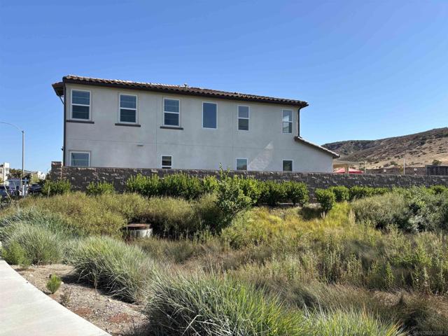 9008 Trailridge Ave, Santee CA: https://media.crmls.org/mediaz/7621fc2f-17ff-45bf-ad05-53a8d70a7ad6.jpg