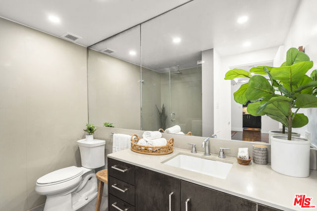 8787 Shoreham Drive, West Hollywood CA: https://media.crmls.org/mediaz/7623365c-981b-4867-8ef6-7ca8624630cf.jpg