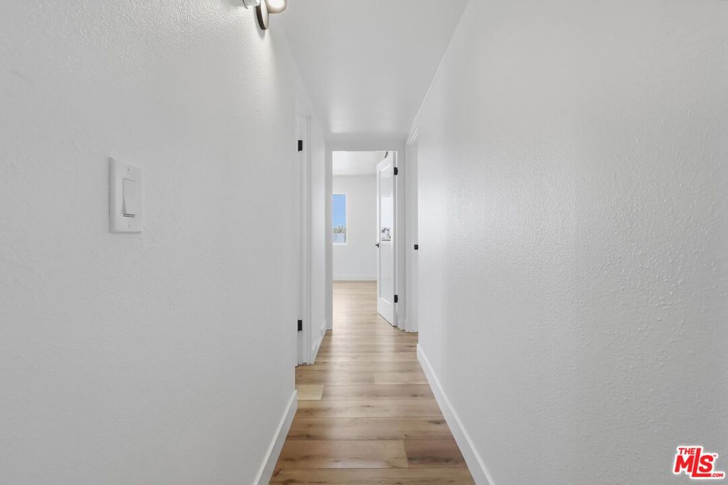 https://media.crmls.org/mediaz/76245de6-1c44-4e08-a193-1db28248278a.jpg?preset=X-Large