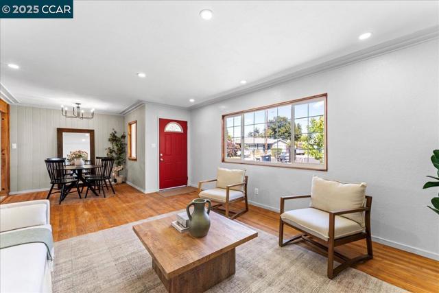 365 Pestana Pl, Livermore CA: https://media.crmls.org/mediaz/7624a7d2-c855-4e32-8ded-9a22443eaa30.jpg