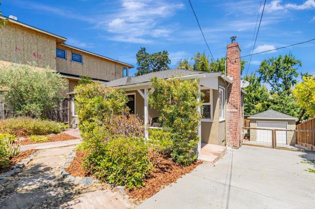 2534 Howard Avenue, San Carlos CA: https://media.crmls.org/mediaz/7624c9b2-139a-4d65-99a6-d5a3b62f0473.jpg