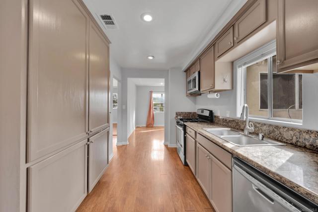 5170 Randlett Dr, La Mesa CA: https://media.crmls.org/mediaz/7624f1b2-db08-471b-a6e5-0ad96f03805c.jpg