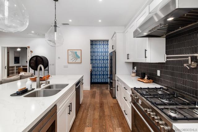 1041 Van Nuys St, San Diego CA: https://media.crmls.org/mediaz/7625e7e9-8f0a-4c59-8074-4412a317e19f.jpg
