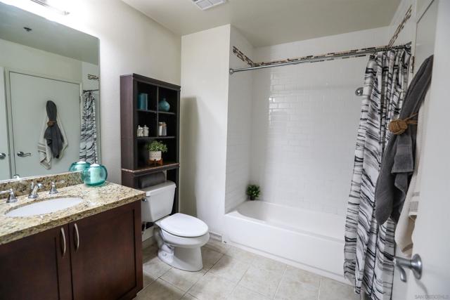 427 9th Avenue, San Diego CA: https://media.crmls.org/mediaz/762641b6-7e60-4f54-9239-5c0e3a6a48da.jpg