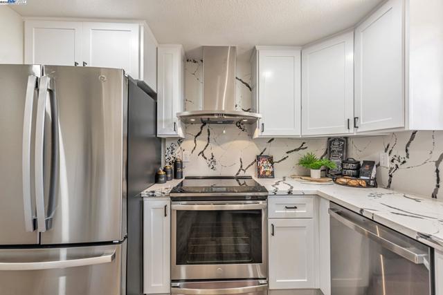 3810 Burton Cmn, Fremont CA: https://media.crmls.org/mediaz/7626a903-f62d-48a1-9794-a137bb828e4b.jpg