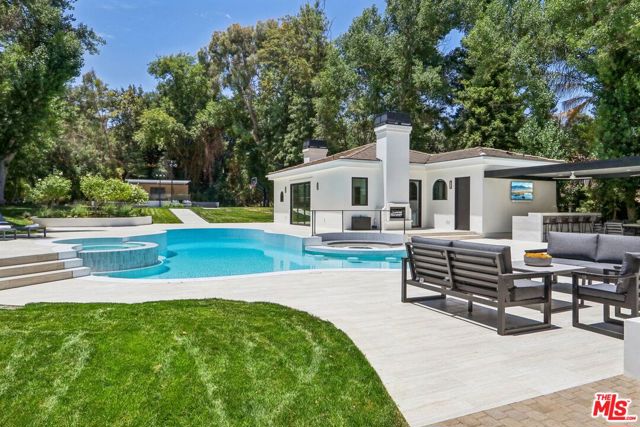 4261 Temma Court, Calabasas CA: https://media.crmls.org/mediaz/7626b804-53b9-48fb-948f-ffac762dcd83.jpg