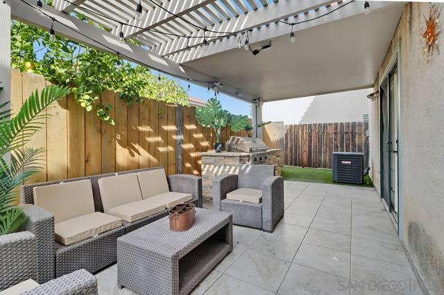 554 Friendly Ct E, El Cajon CA: https://media.crmls.org/mediaz/7627091c-c5ed-41db-9a33-ff6387be5567.jpg