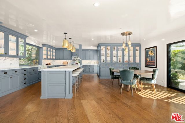 1640 N Kings Road, Los Angeles CA: https://media.crmls.org/mediaz/76276b67-cc19-4147-8aa6-65cedb35552e.jpg