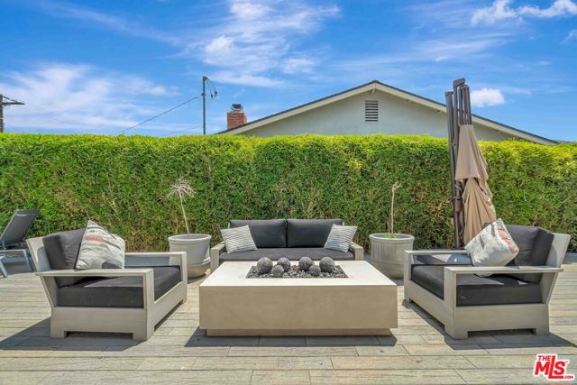 6814 Berquist Avenue, West Hills CA: https://media.crmls.org/mediaz/7627b517-b0d2-49b0-9f16-257a3cfadf6a.jpg