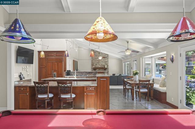 1883 Piedras Cir, Alamo CA: https://media.crmls.org/mediaz/7627ba00-8fb8-4263-b6ce-e0eedcb99e9a.jpg