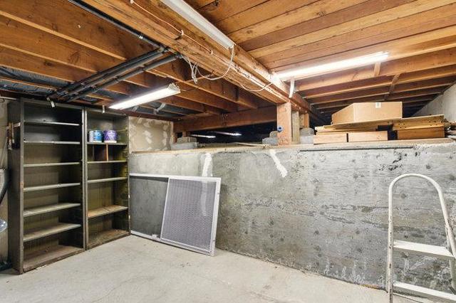 698 Emerald Hill Road, Redwood City CA: https://media.crmls.org/mediaz/76284b49-bc98-4edb-bf18-56107bd9fa20.jpg