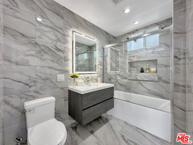 1037 W 83rd Street, Los Angeles CA: https://media.crmls.org/mediaz/7628969d-0460-4676-9d20-41795aacdfdb.jpg