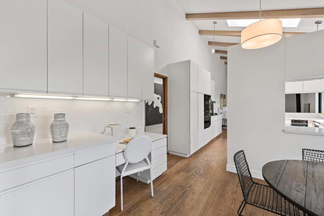 14449 Liddicoat Circle, Los Altos Hills CA: https://media.crmls.org/mediaz/762904b4-9f30-4e49-a6be-ca62b3d468aa.jpg
