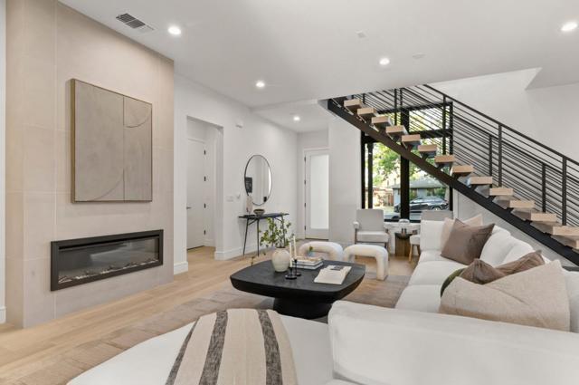 1060 Karen Way, Mountain View CA: https://media.crmls.org/mediaz/7629141a-81c4-4ed6-9fc4-6d75b4ec22e9.jpg