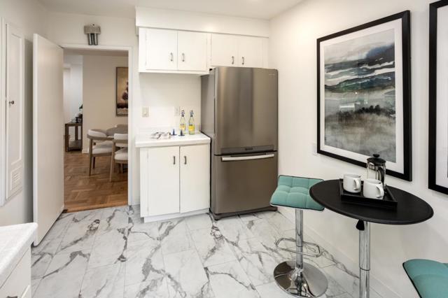 527 Rhodes Drive, Palo Alto CA: https://media.crmls.org/mediaz/762b2560-ede6-4ebe-9dd2-0dea3d49c67a.jpg