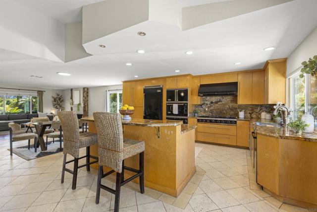 1510 Orangeview Dr, Encinitas CA: https://media.crmls.org/mediaz/762bedf7-0a62-484a-8329-c75cf2502c5b.jpg