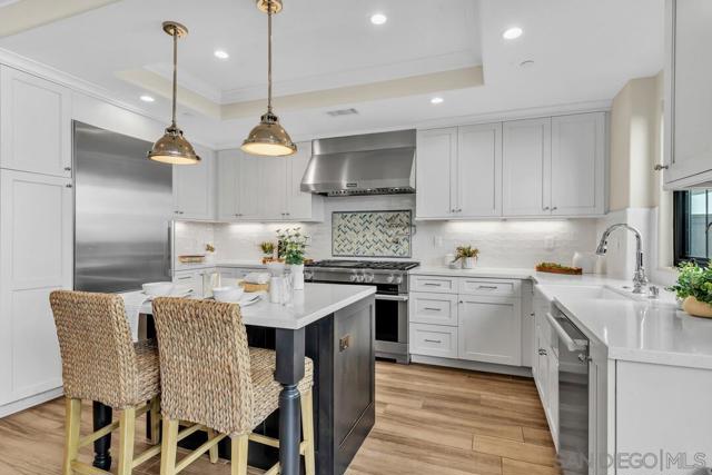 726 Silver Street, La Jolla CA: https://media.crmls.org/mediaz/762bfc72-8f37-4367-bcff-35d10767ee57.jpg