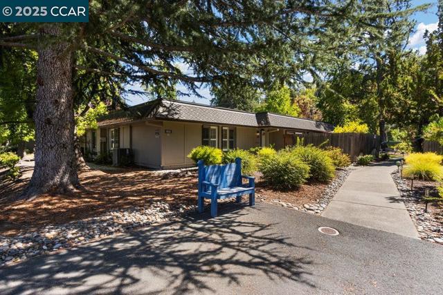 1932 Ptarmigan Dr, Walnut Creek CA: https://media.crmls.org/mediaz/762c20dc-af4a-4f3e-9837-01d3c9a4e7c2.jpg