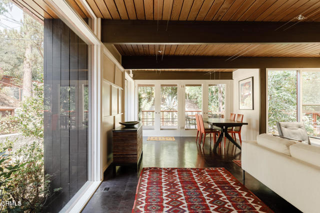 820 Burleigh Drive, Pasadena CA: https://media.crmls.org/mediaz/762c4d11-2b6e-4b5c-af2f-b218f91b6e73.jpg