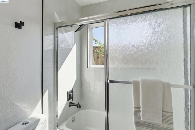 Image 30 of 39 For 4972 Minas Dr